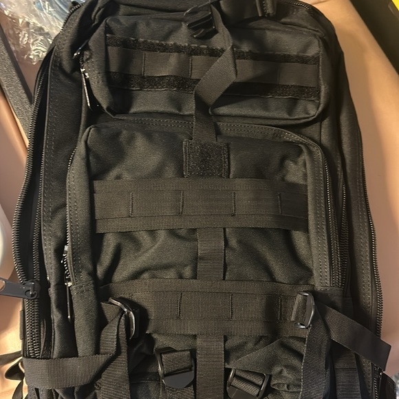 Large backpack NEW - Picture 2 of 5